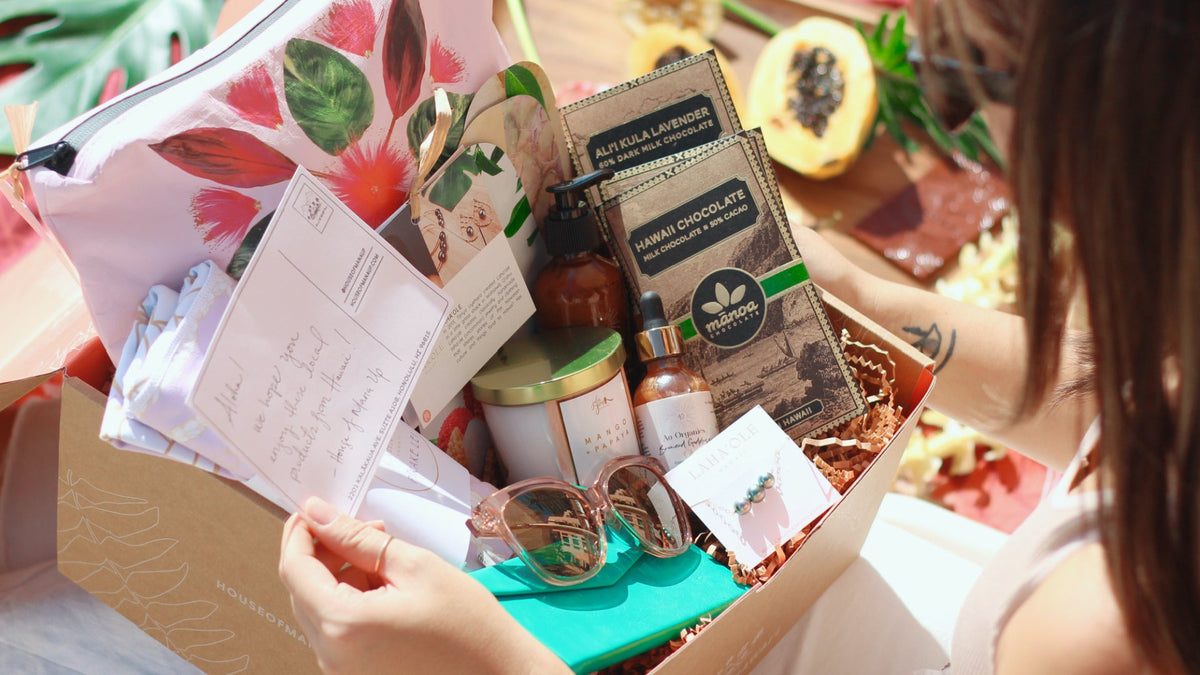 A custom gift set by House of Mana Up with products from Hawaii that are perfect for weddings.