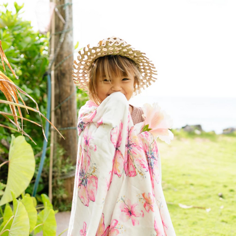 Coco Moon - Throw Blanket - Hibiscus Kiss