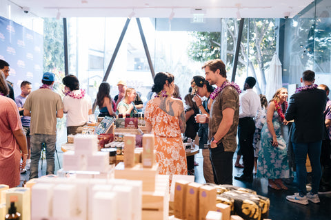 How to Create Memorable Corporate Gifting Experiences With Mana Up